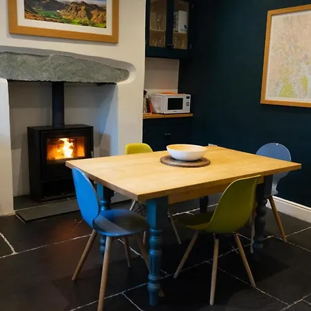 Holmdale - Эмблсайд