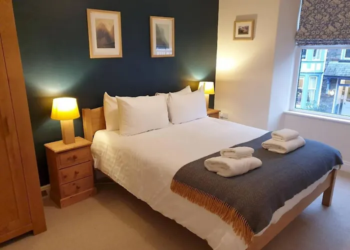 Holmdale - * Ambleside